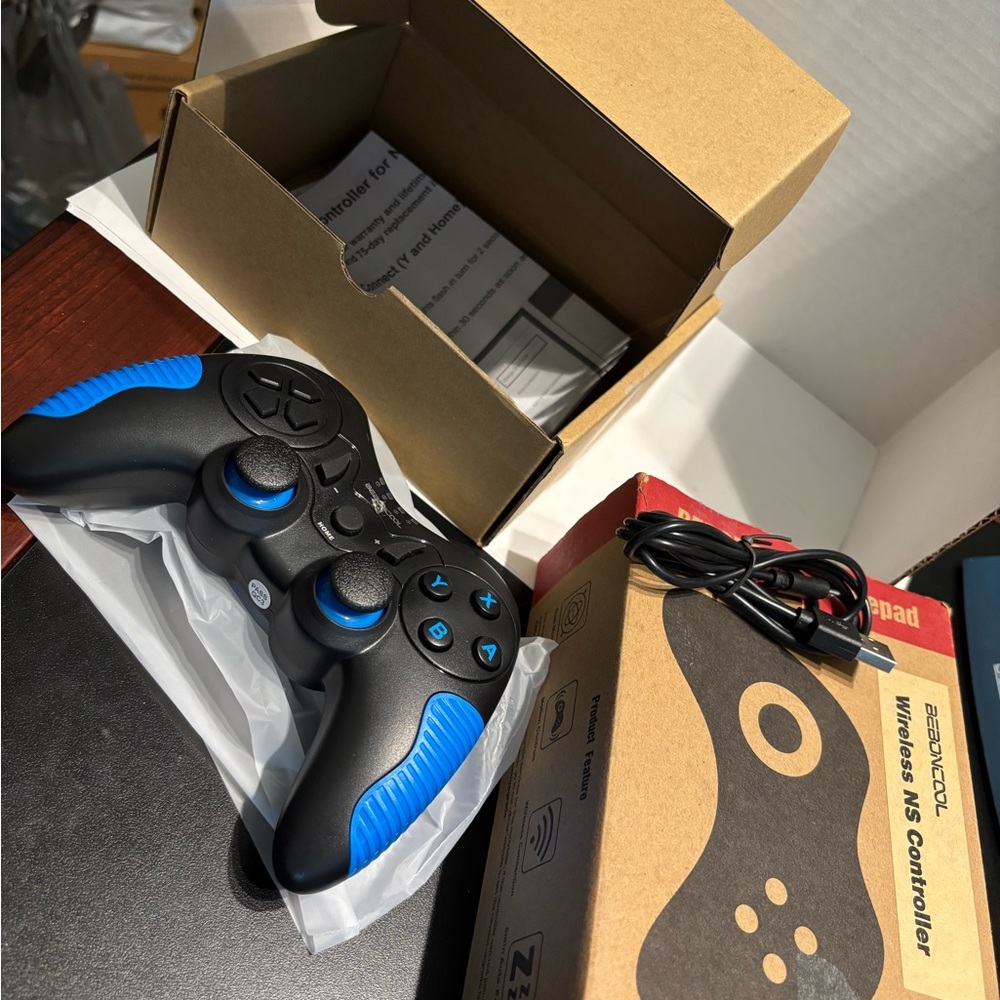 Be on cool Wireless Gaming Controller - Black and Blue